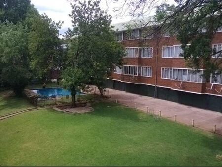 1.5 Bedroom Flat in Muckleneuk