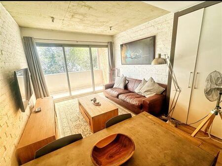 2 Bedroom Apartment in Menlo Park