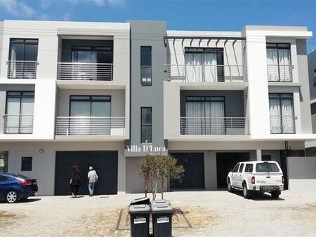 2 Bedroom Apartment in Bloubergrant
