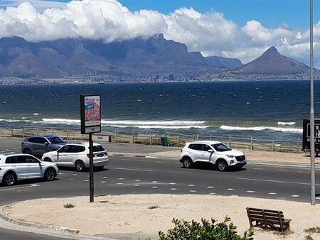 2 Bedroom Apartment in Bloubergrant