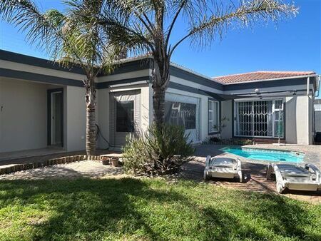 3 Bedroom House in Parklands