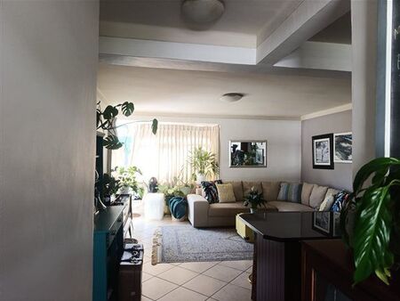 2 Bedroom Apartment in Newlands