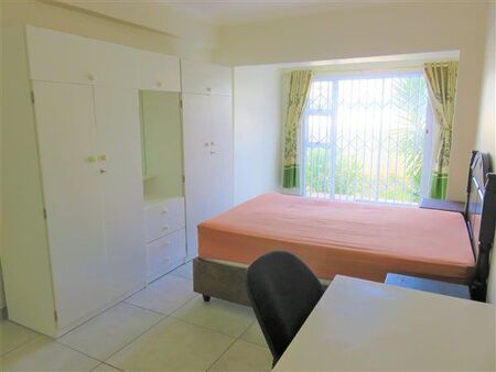 2 Bedroom Apartment in Rosebank