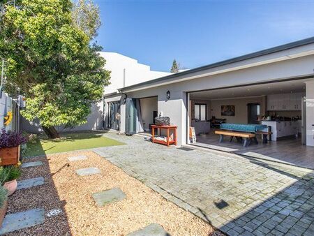 3 Bedroom House in Constantia