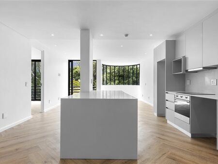 2 Bedroom Apartment in Claremont Upper