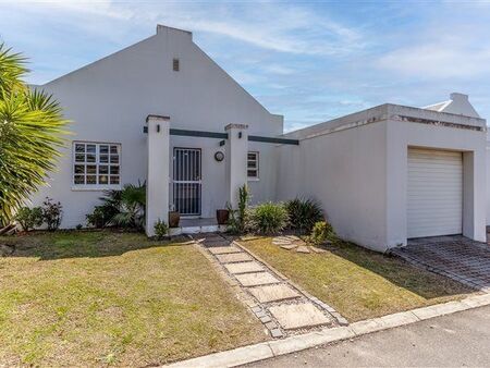 2 Bedroom House in Nuutgevonden