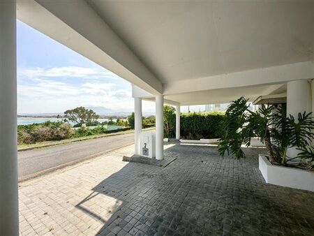 1 Bedroom House in Gordons Bay Central