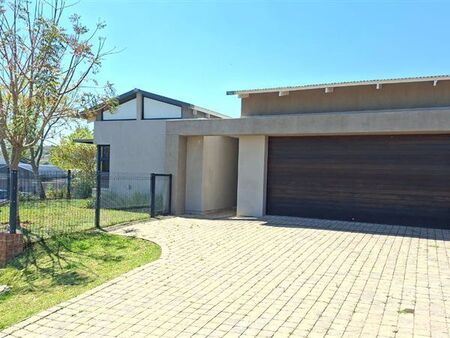 3 Bedroom House in Sonheuwel