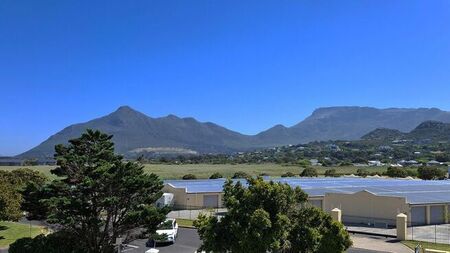 2 Bedroom apartment to rent in Sunnydale, Noordhoek
