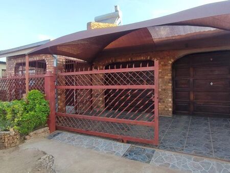 3 Bedroom house to rent in Soshanguve Kk