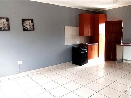 2 Bedroom House in Glenvista