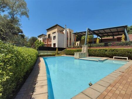 1 Bedroom Townhouse in Douglasdale