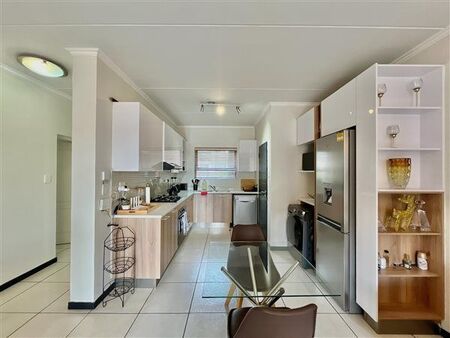 2 Bedroom Apartment in Fourways