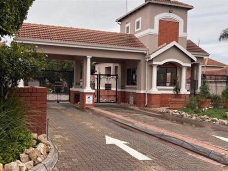2 Bedroom Apartment in Fourways