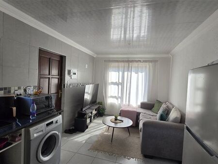 Bachelor apartment in Birch Acres