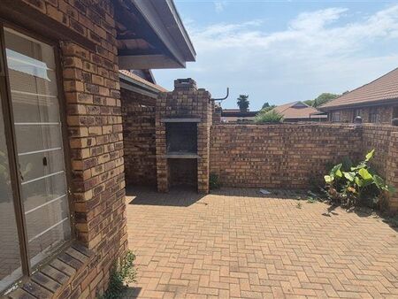 2 Bedroom House in Sonneveld