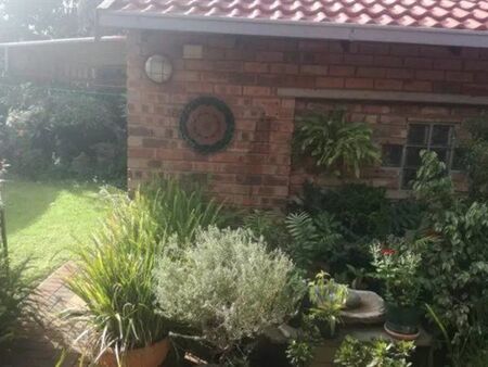 Bachelor apartment in Impala Park