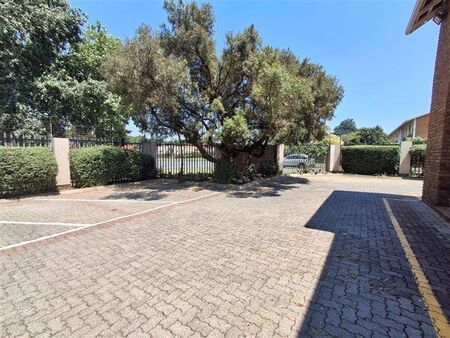 2 Bedroom Apartment in Ravenswood