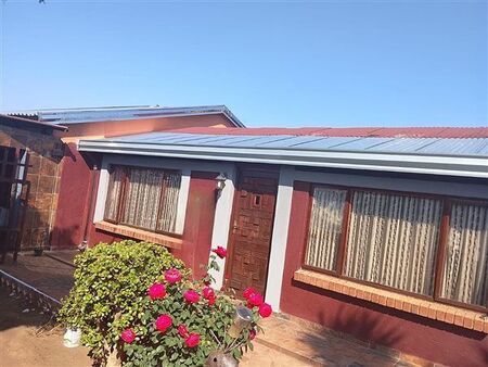 2 Bedroom House in Daveyton