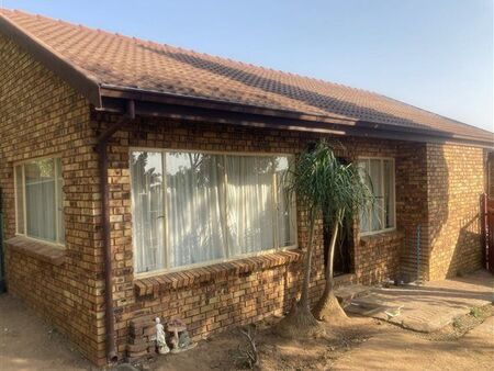 2 Bedroom House in Rooihuiskraal