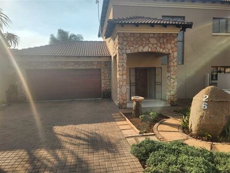 3 Bedroom House in Raslouw Manor