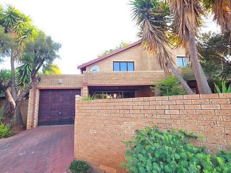 2 Bedroom Townhouse in Eldoraigne