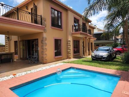 4 Bedroom House in Highveld