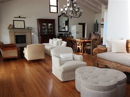 5 Bedroom House in Santareme