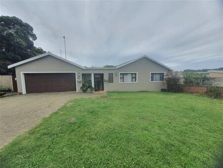 4 Bedroom House in Sunrise on Sea