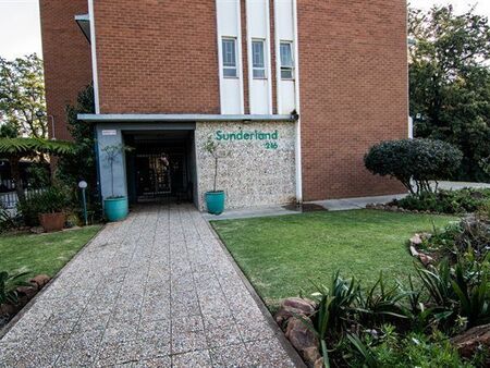 2 Bedroom Flat in Queenswood