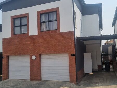 3 Bedroom Duplex in Bryanston