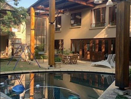 5 Bedroom Cluster in Bryanston