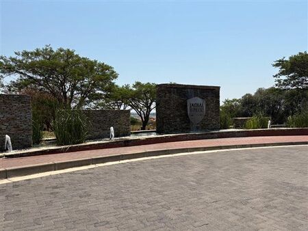 1 Bedroom Apartment in Jackal Creek Golf Estate