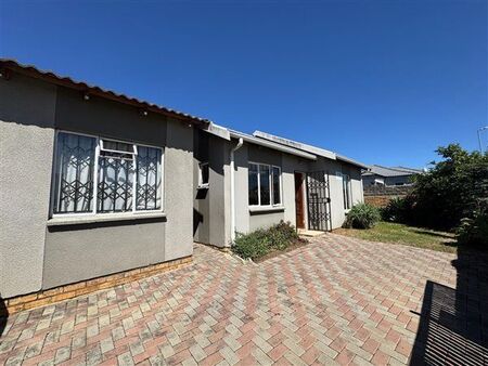2 Bedroom House in Cosmo City