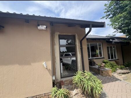 3 Bedroom House in Wilgeheuwel