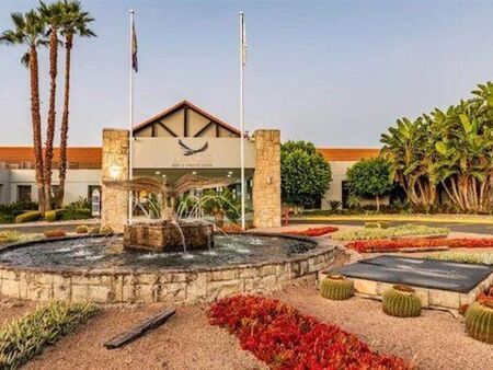 4 Bedroom House in Kloofendal