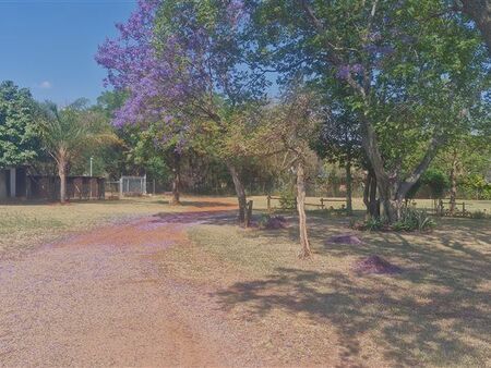 6 Bedroom House in Kameeldrift East