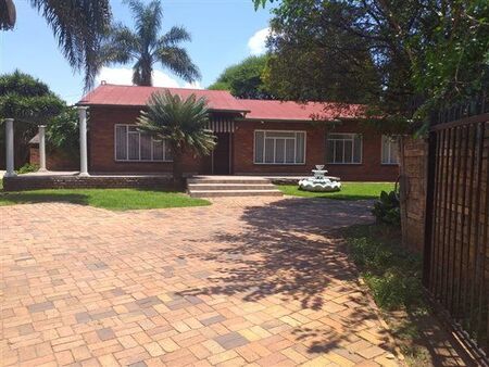 4 Bedroom House in Claremont