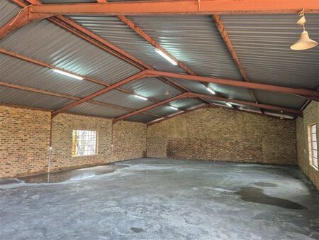 0.5 Bedroom House in Mooiplaats Ah