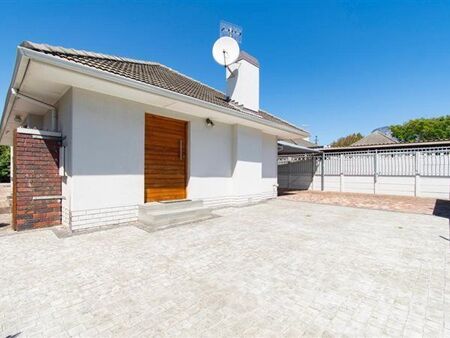 3 Bedroom House in Claremont