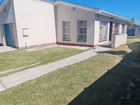 1 Bedroom House in Stratford Green