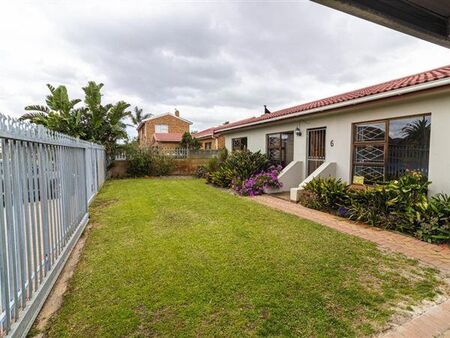 3 Bedroom House in St Dumas