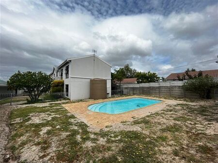 1 Bedroom Apartment in Vredekloof