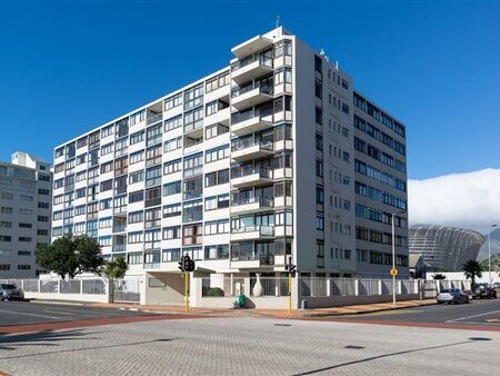 2 Bedroom Apartment in Mouille Point