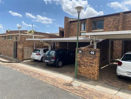 1 Bedroom Townhouse in Stellenbosch Central