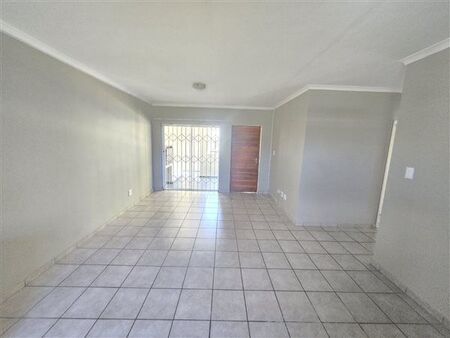 3 Bedroom Apartment in Paarl