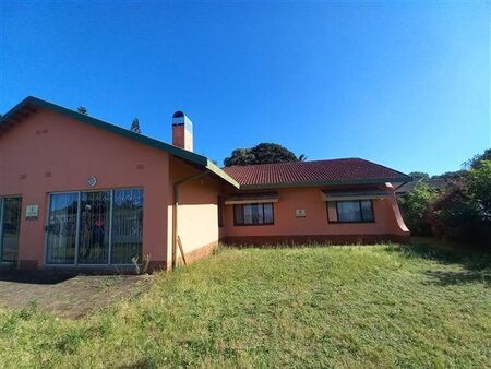 3 Bedroom House in Woodgrange