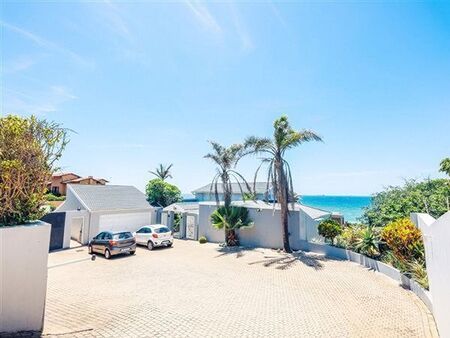4 Bedroom House in Umhlanga Rocks