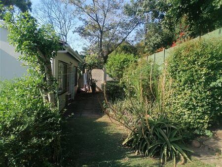 3 Bedroom House in Woodside