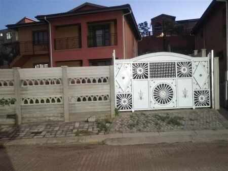 3 Bedroom Apartment in Longcroft